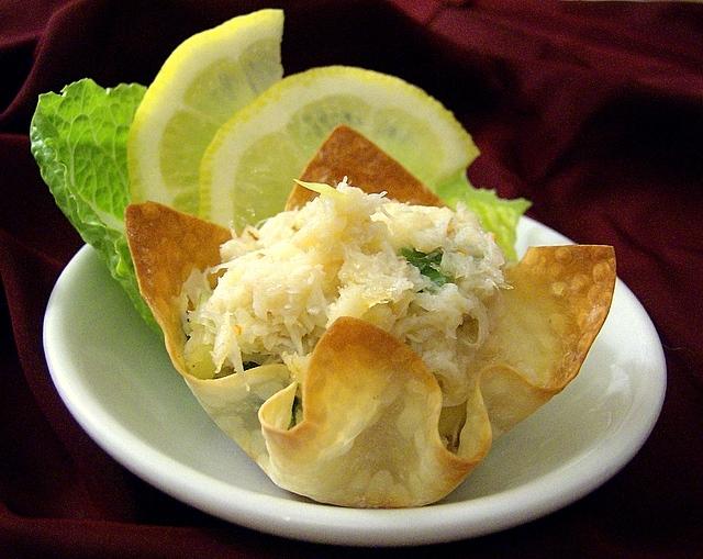 Velvet Crab in Crispy Wonton Cups