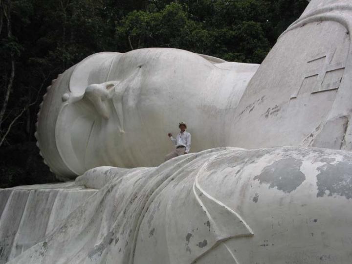 The largest reclining Buddha in Vietnam is located atop Takou Mountain. 