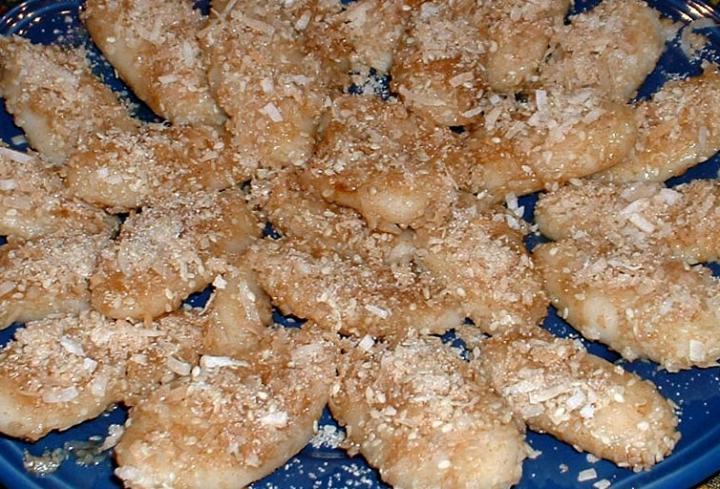 Philippines food: Palitaw or Boiled Rice Cookies