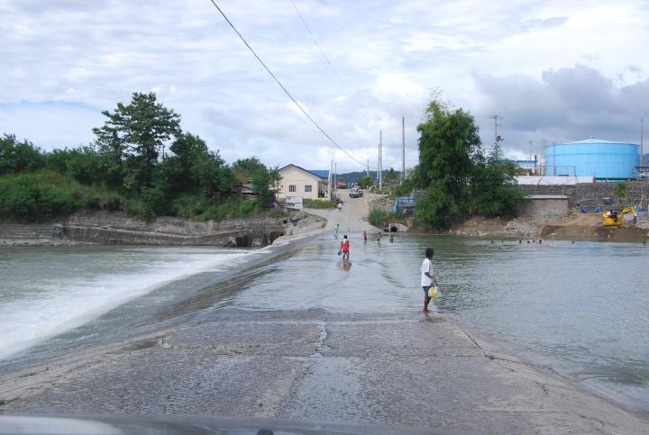 The river on the way to Avilon Zoo