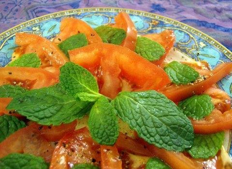 Fresh Tomato-Mint Salad