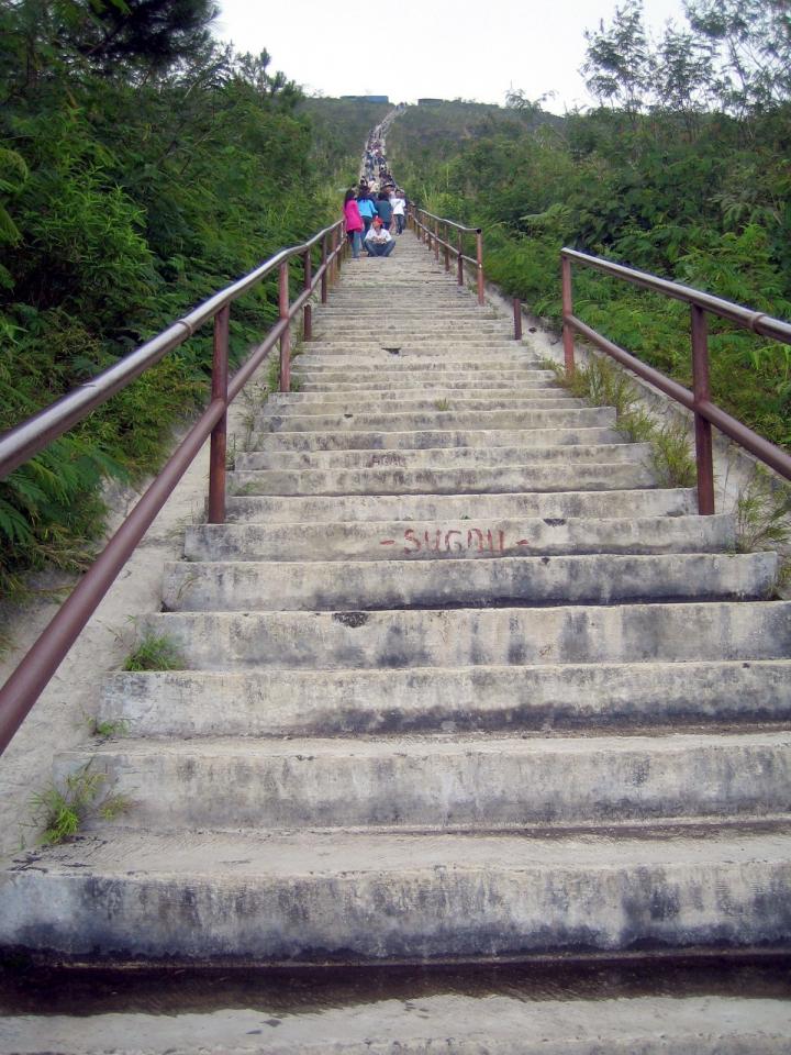 Going up the endless stairs to the peak of the Galunggung 