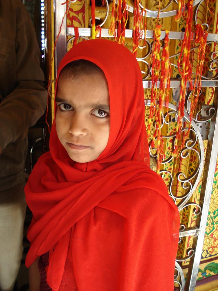 A young pilgrim at the Dargah.