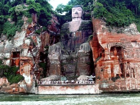 Leshan Giant Buddha is located at the insection of Min River, Qingyi River and Dadu River. It's carved on the cliff of Mt.Lingyunshan to the north of Min River.