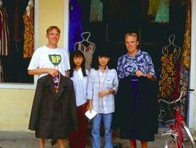 Danish backpackers on silk-clothing shopping spree in Hoi An